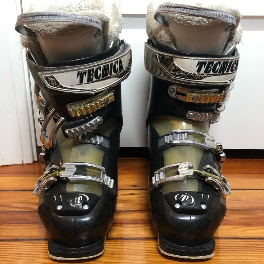 Used Tecnica VIVA M8 Downhill Ski Women’s Boots size 24.5